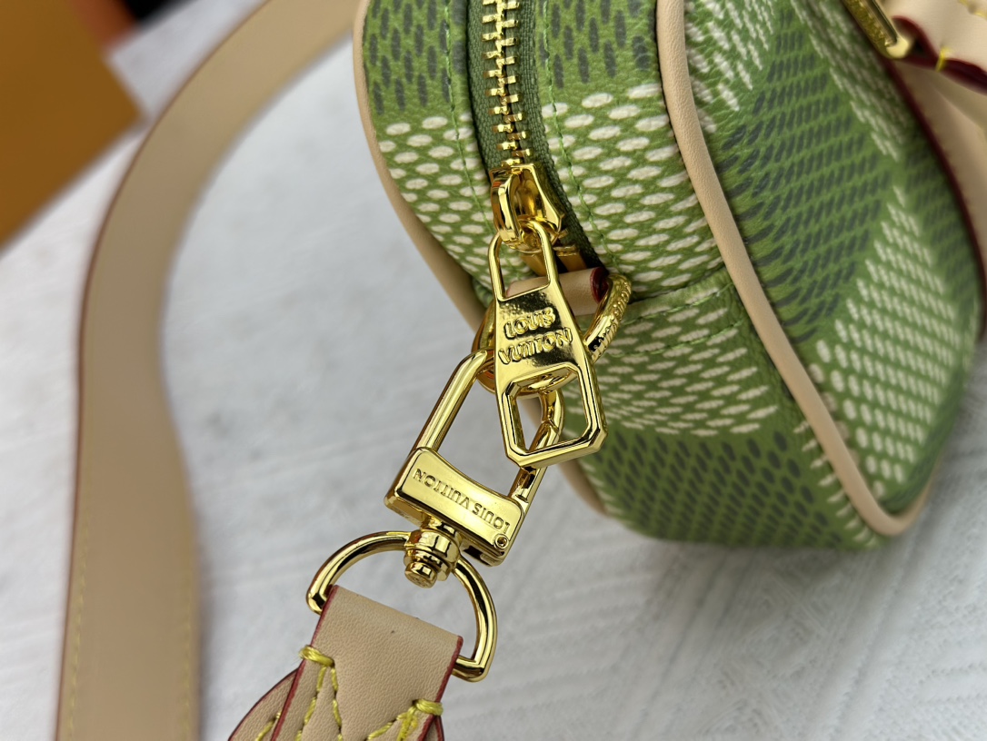 Louis Vuitton N40643 Nano Porte Documents Voyage Shoulder Bags Size 20*13*5cm