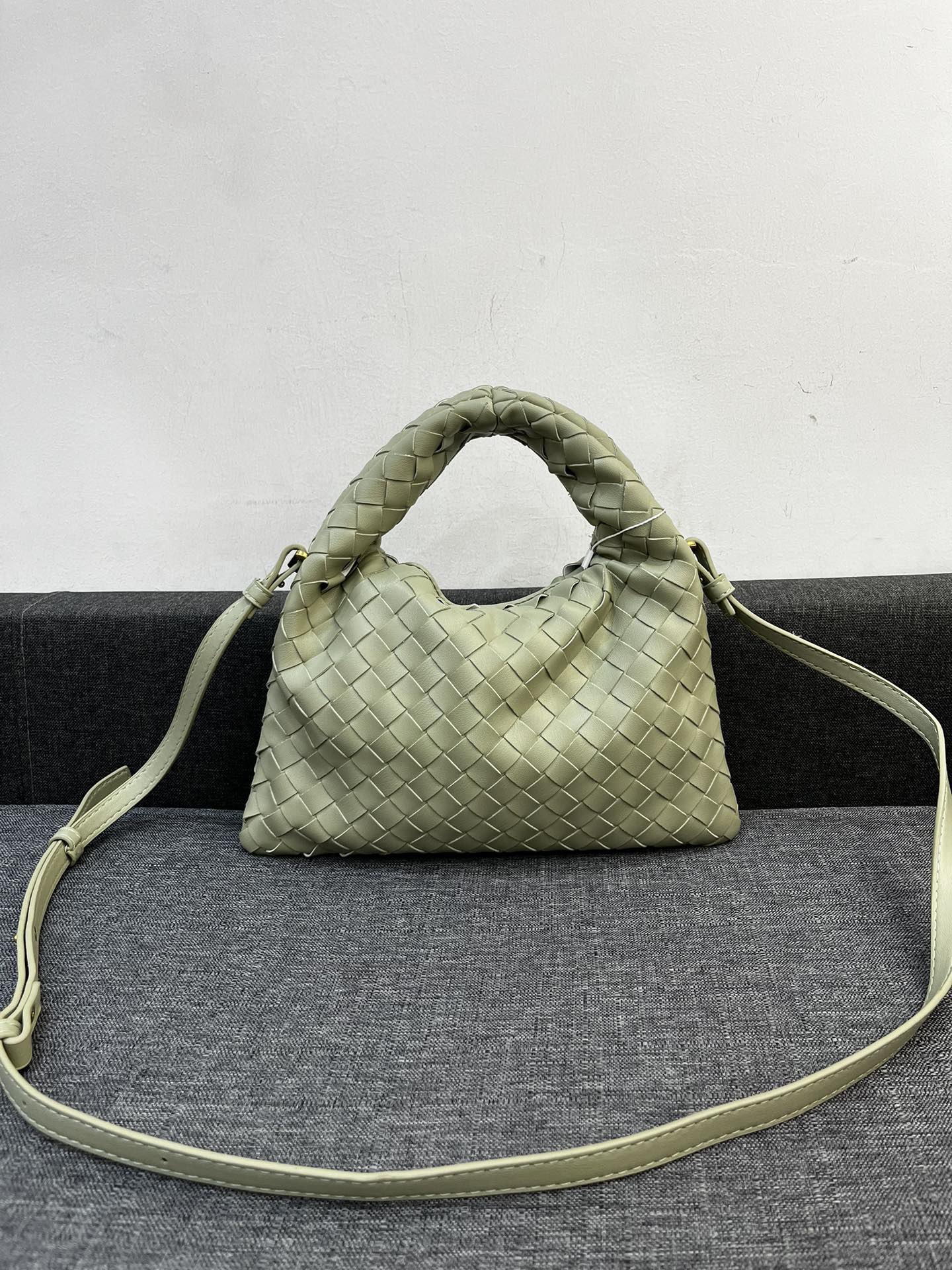Bottega Veneta HO Shoulder Bags 28*17cm