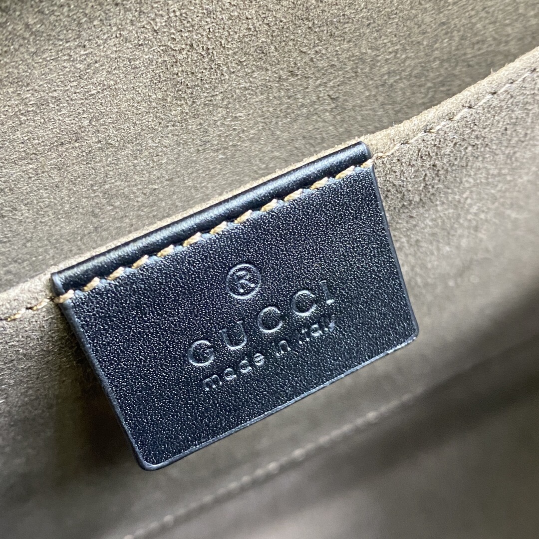 Gucci New GG Supreme Pouch Size 26*20*6cm Style 475316