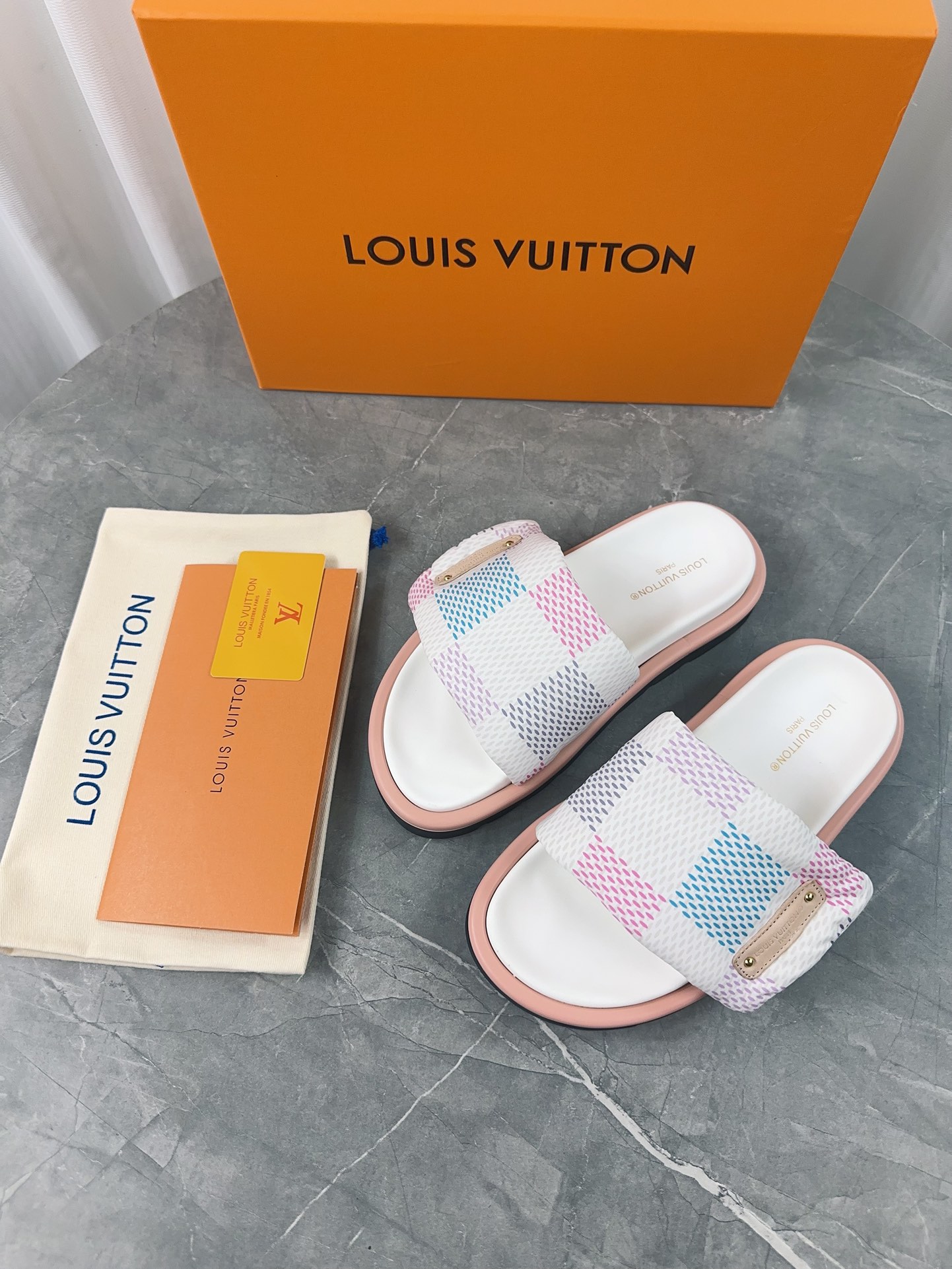 Louis Vuitton 2024ss Pool Pillow Comfort Slippers Size 36-45
