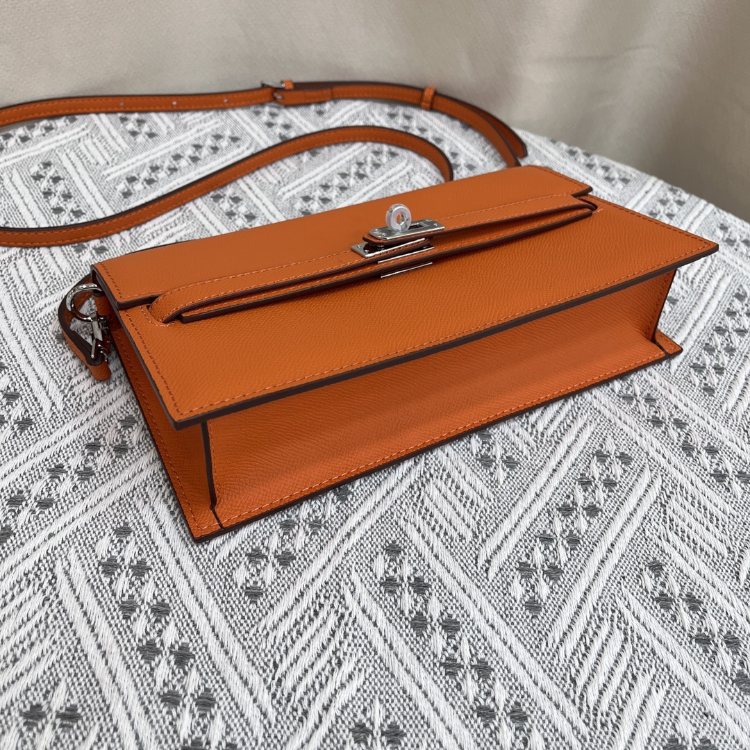 Hermes Elan Shoulder Bags Size 24cm