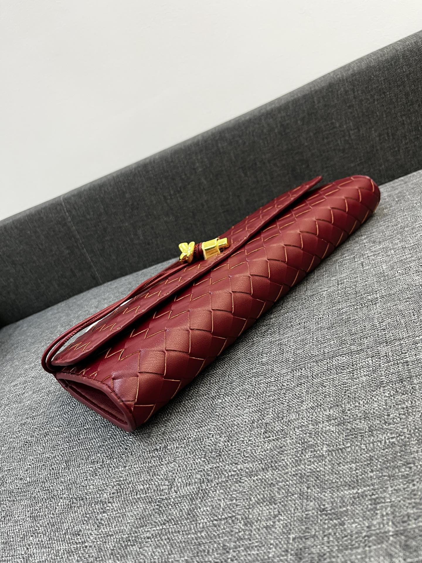 Bottega Veneta Andiamo Clutch 30*13*4cm