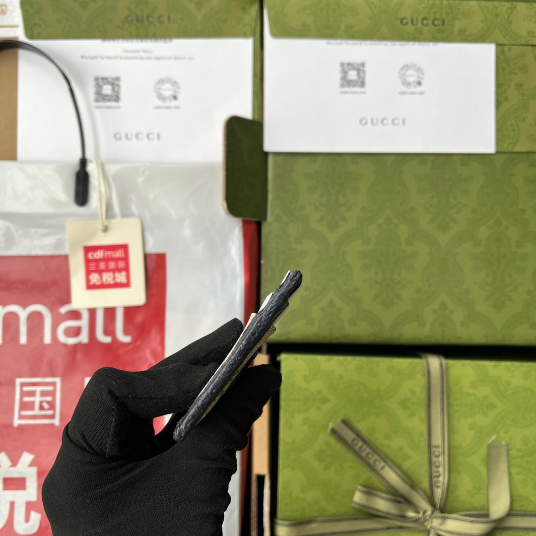 Gucci GG Card case with Interlocking Size 10*7cm Style: 673002