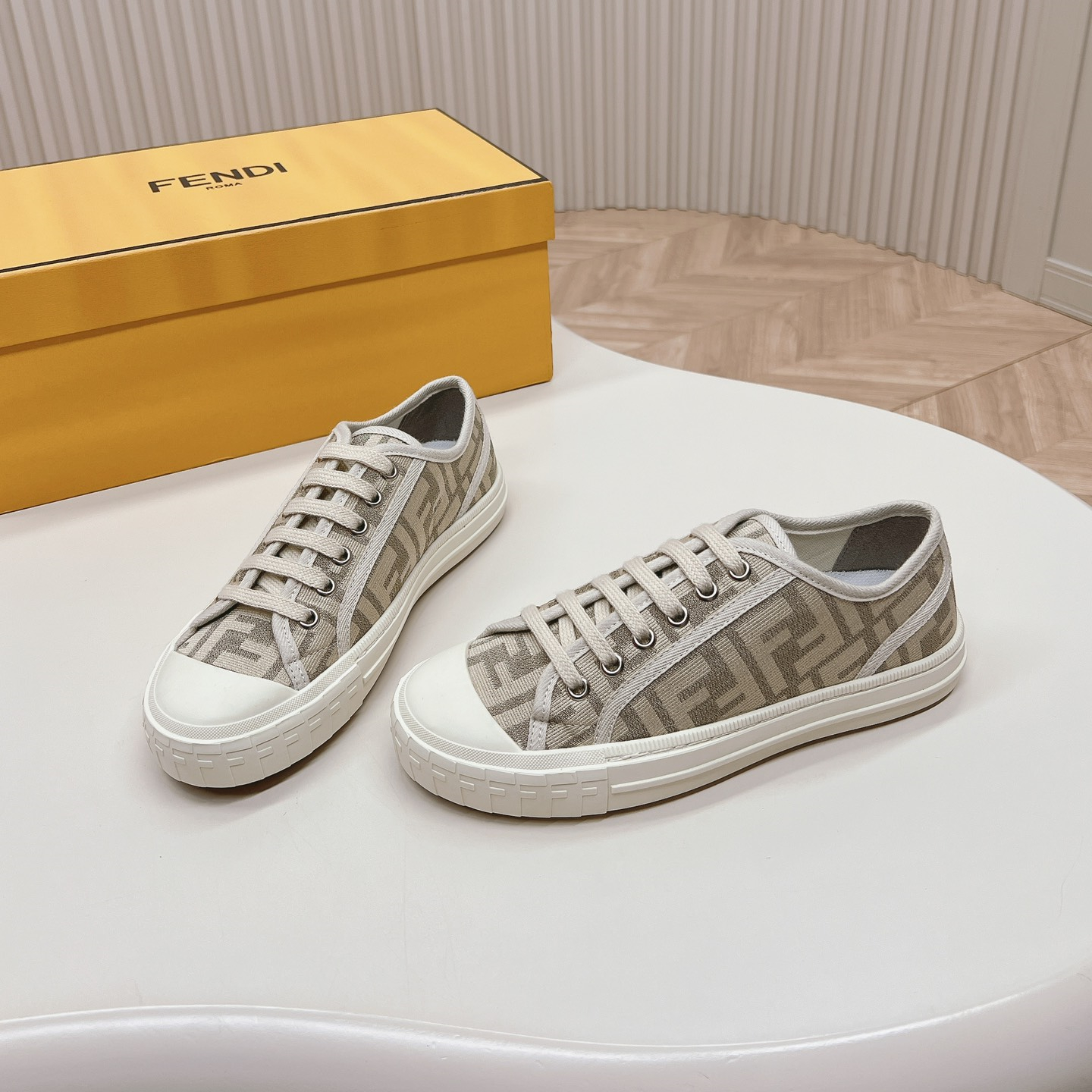 Fendi 2024ss New arrival Sneaker Size 36-40