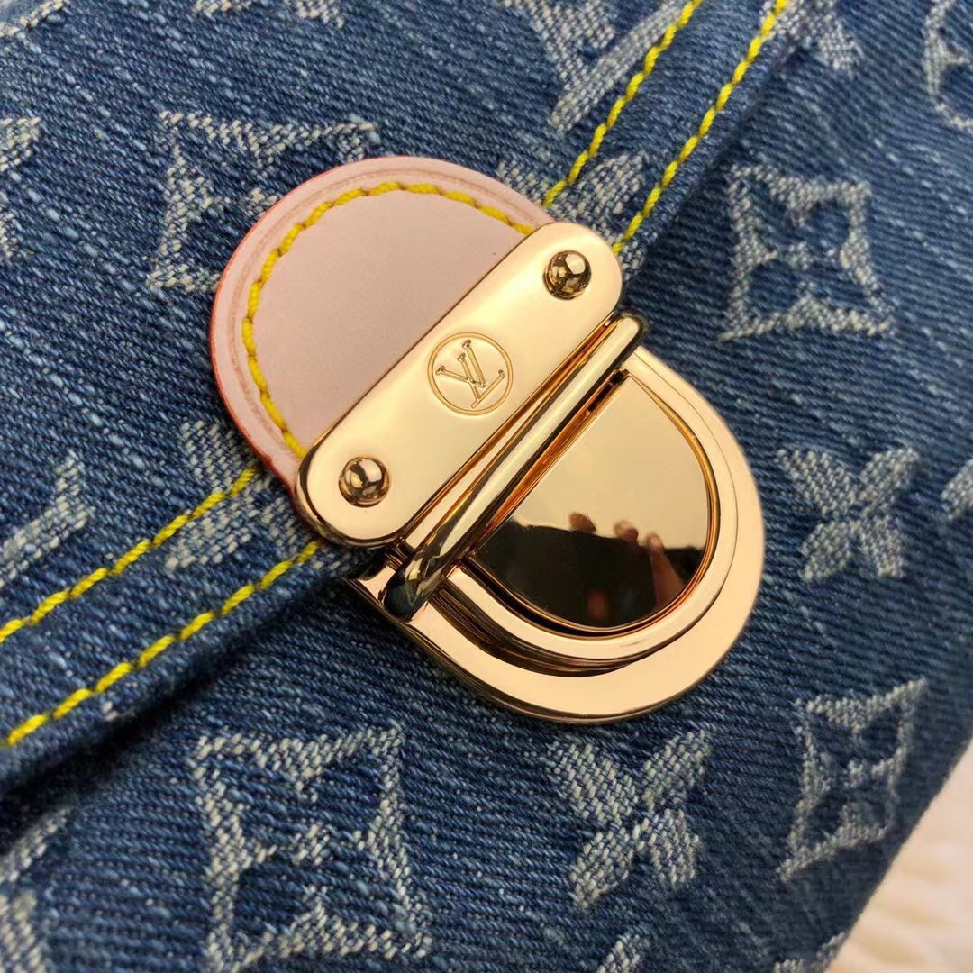 Louis Vuitton M95050 Women Shoulder Bag Size 26*15*9cm