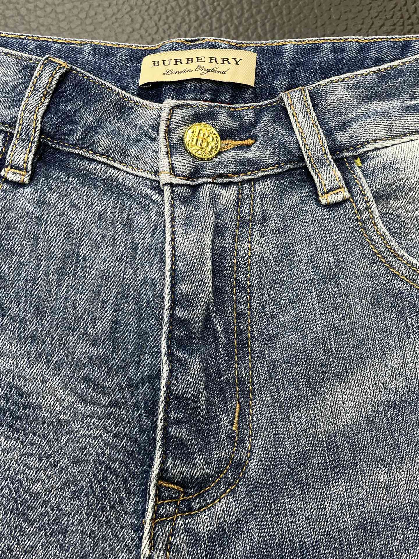 Burberry Jeans Men Size 28-38