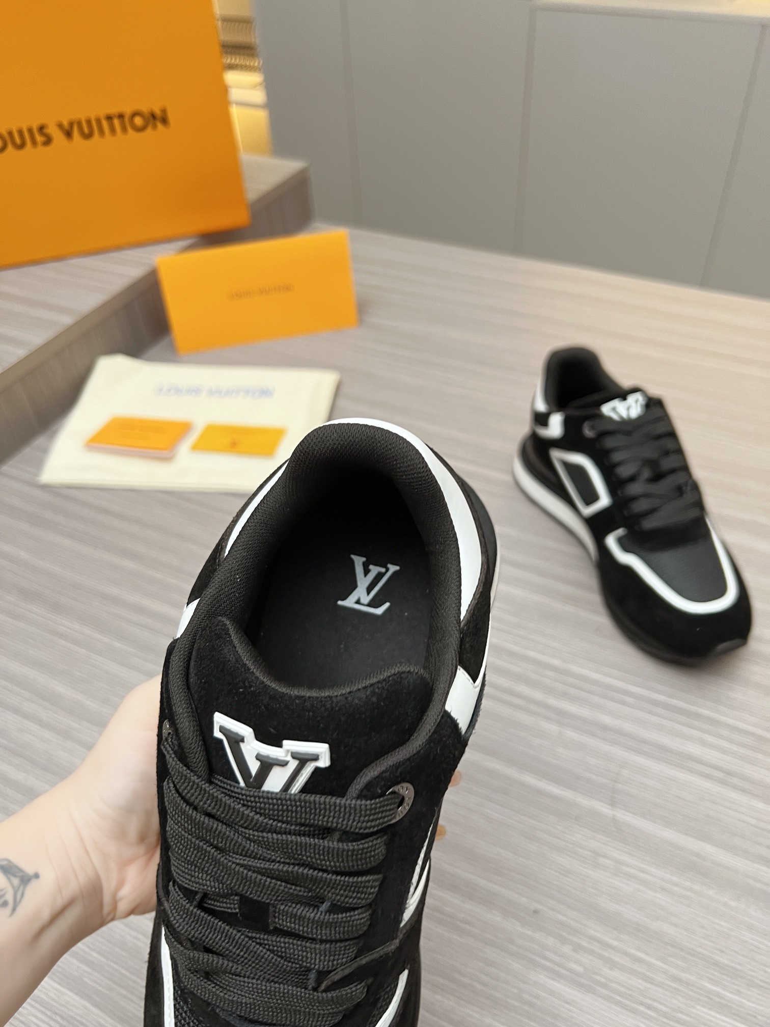 Louis Vuitton 2024ss Runaway Sneaker Size 40-46
