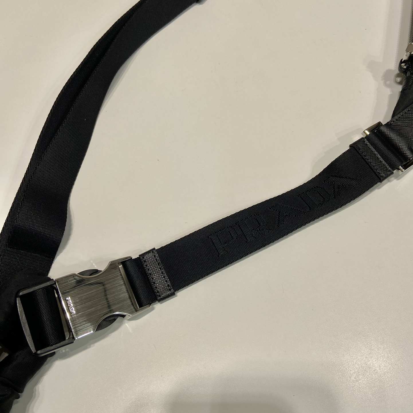 Prada 2VH160 Re-Nylon and Saffiano Leather Shoulder Bags Size 20*16*2.5cm