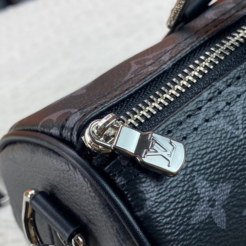 Louis Vuitton Keepall Bandoulière 25 Bags for Men