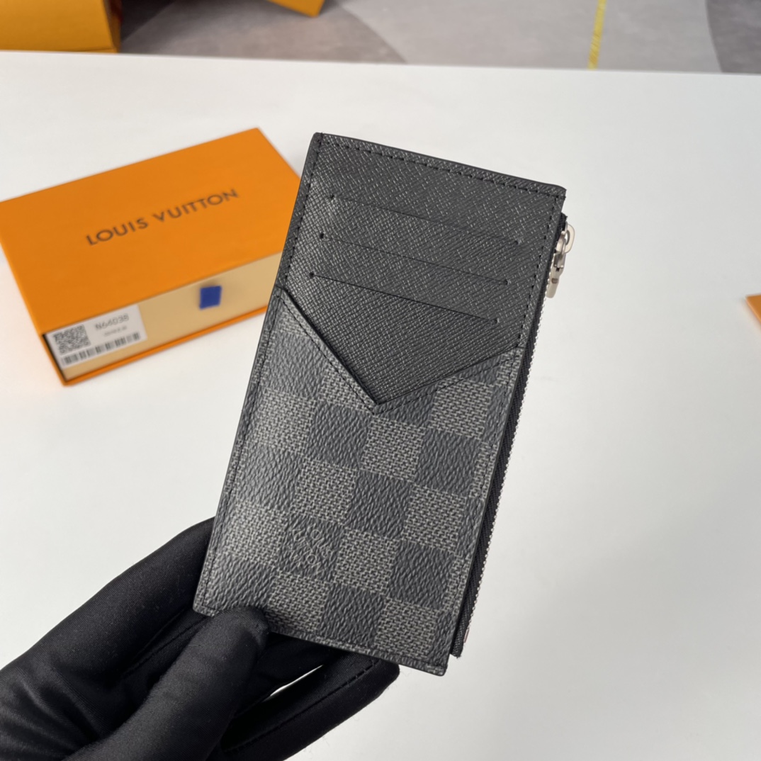 Louis Vuitton M64038 Card Holder Size 14*8cm