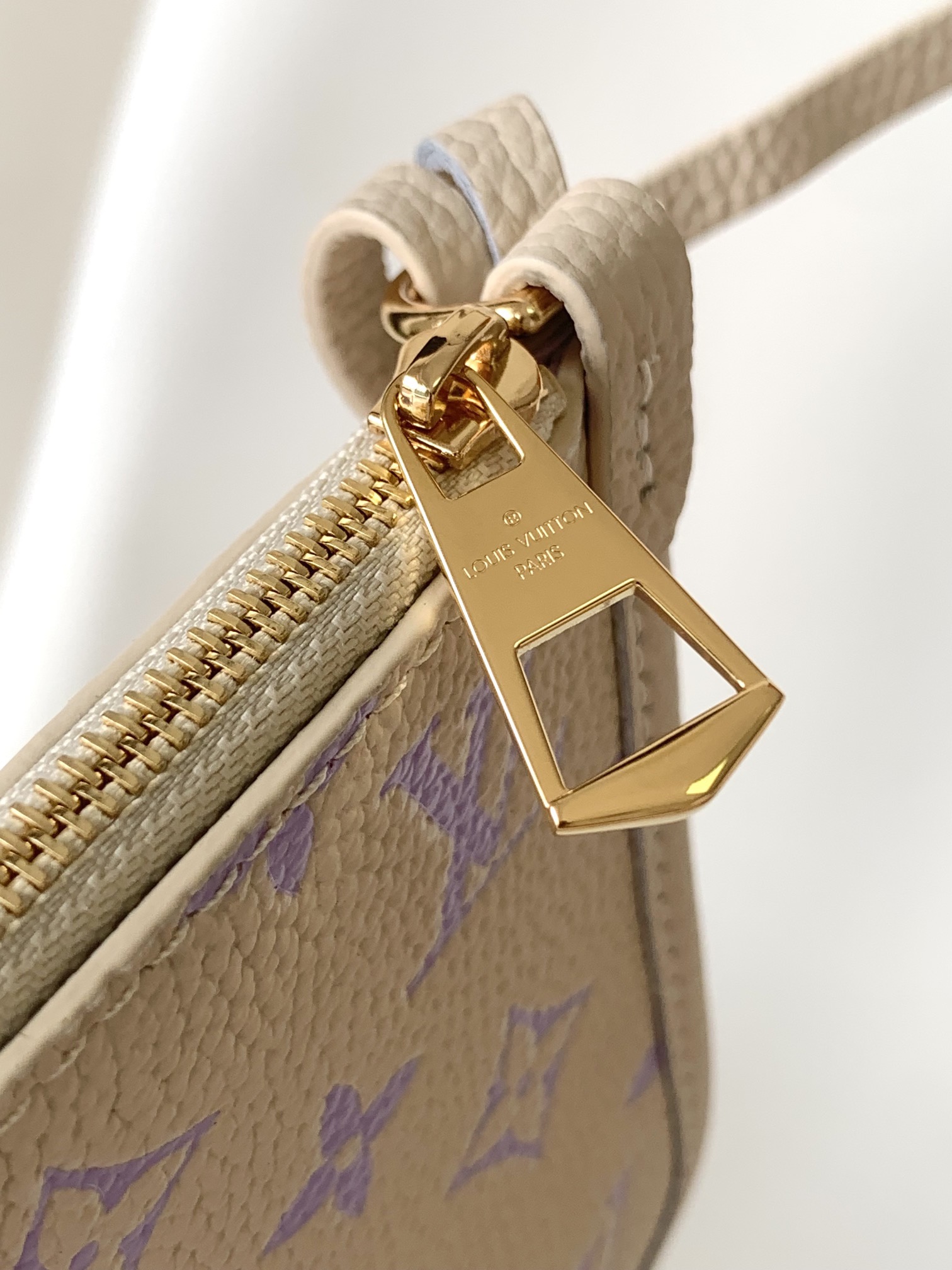 Louis Vuitton M24141 CarryAll Women Bags Size 29*24*12cm