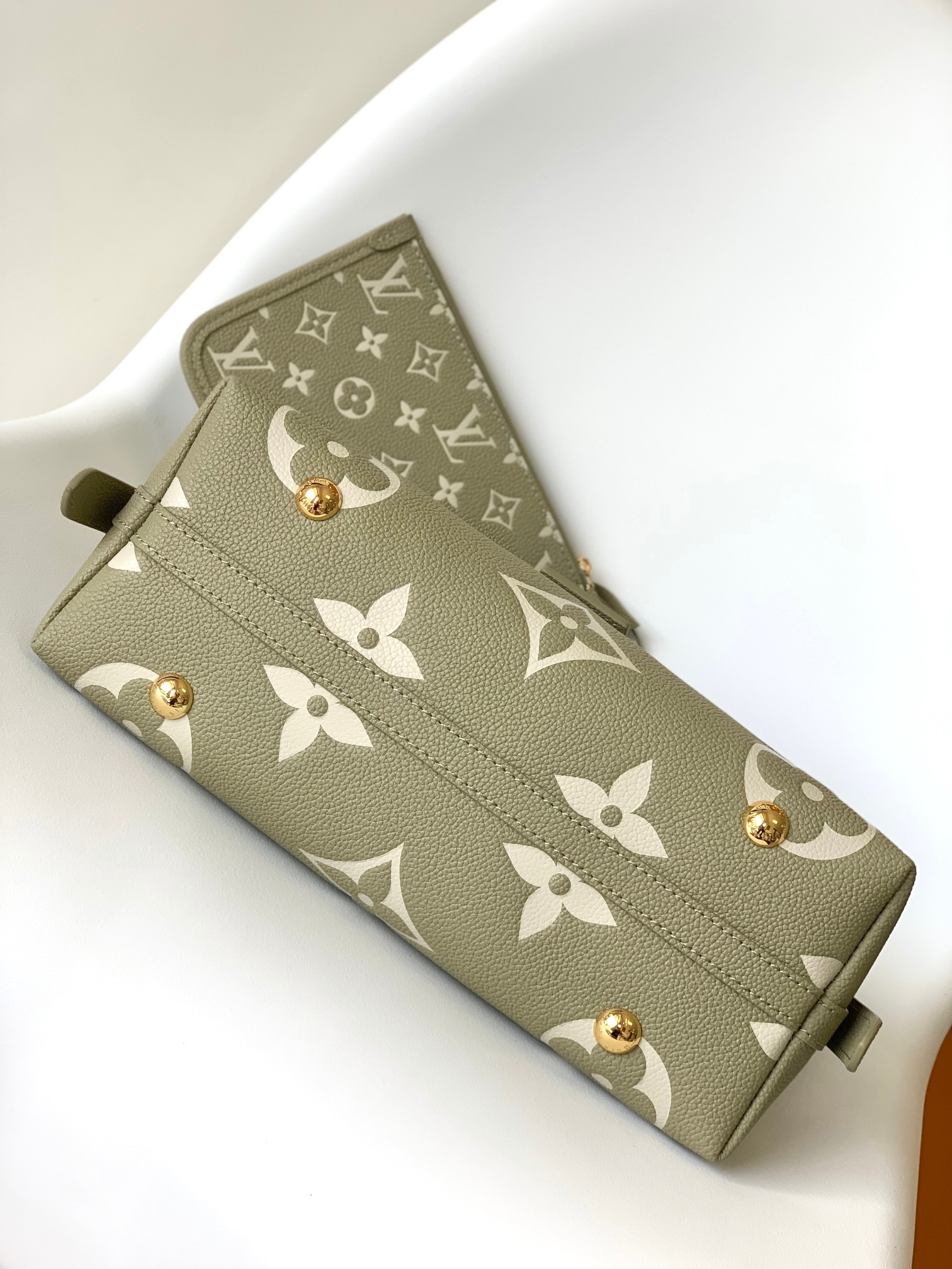 Louis Vuitton M46672 CarryAll Women Bags Size 29*24*12cm