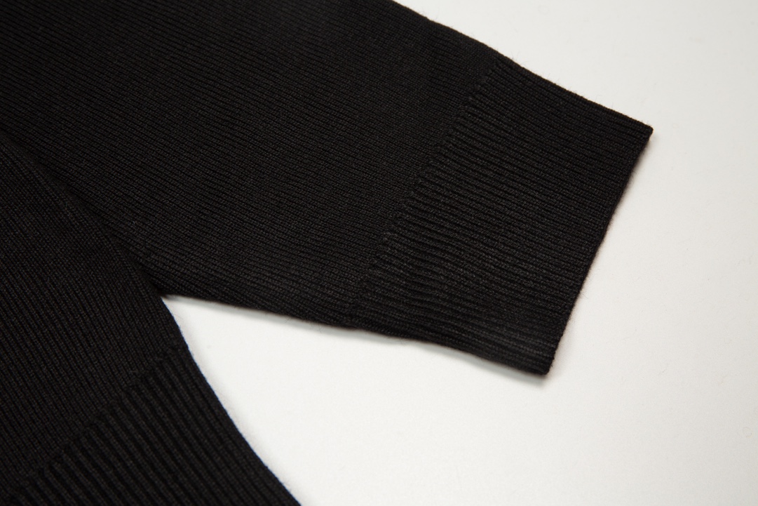 Thom Browne Unisex Sweatshirt Size S-XL