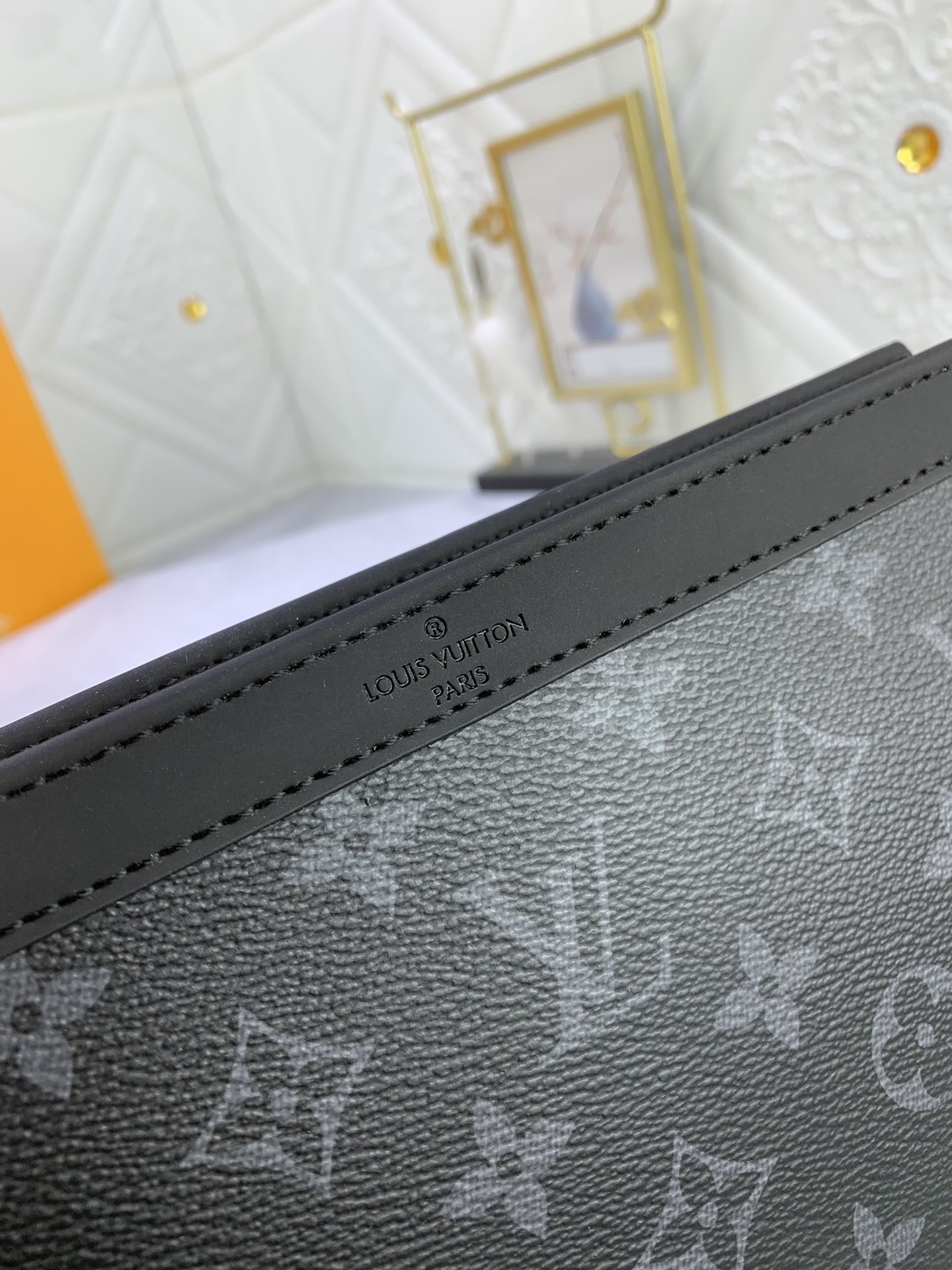 Louis Vuitton M81124 Alpha Wearable Shoulder Bags Size 18*11*6cm