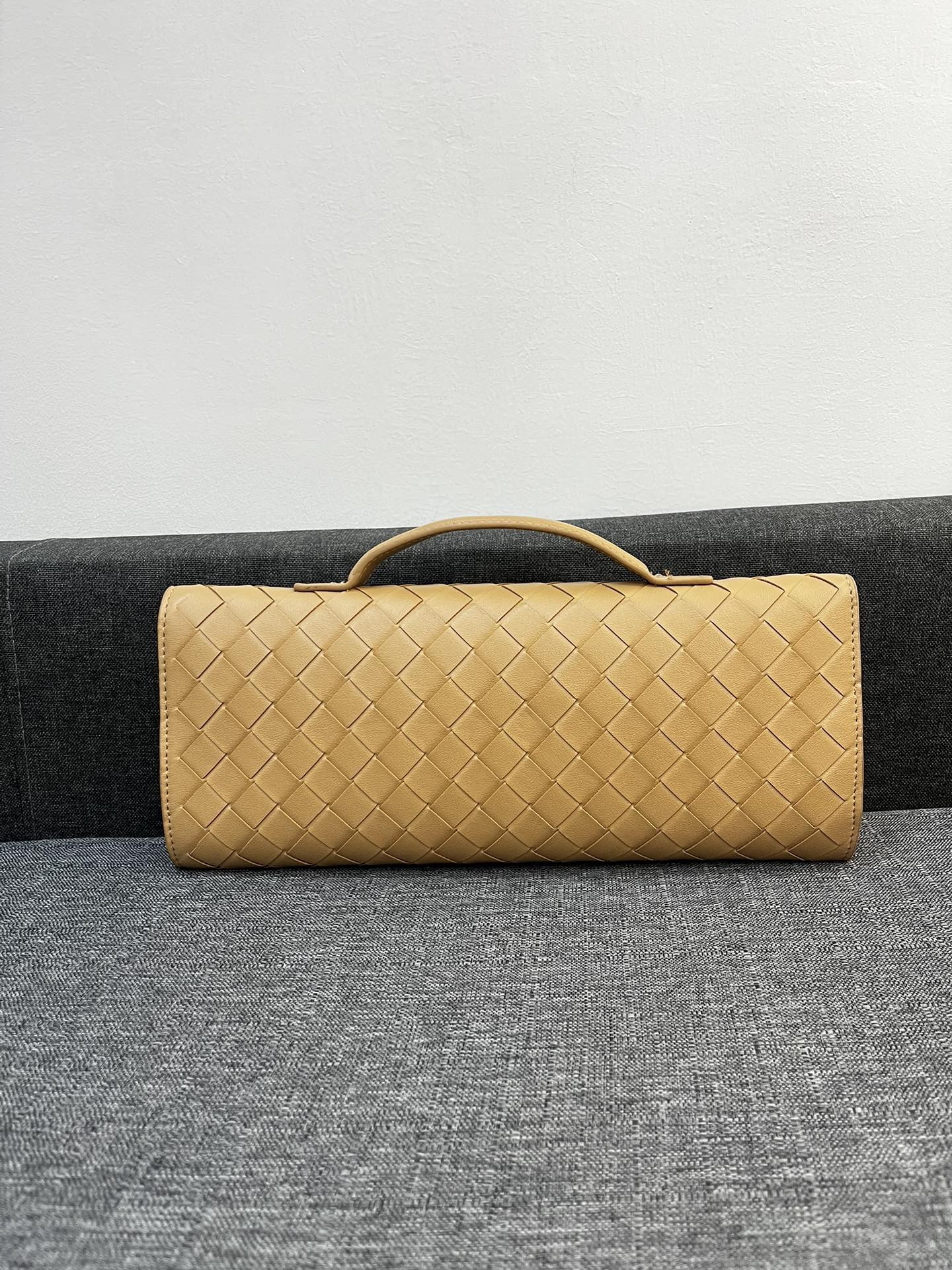 Bottega Veneta Andiamo Clutch 30*13*4cm