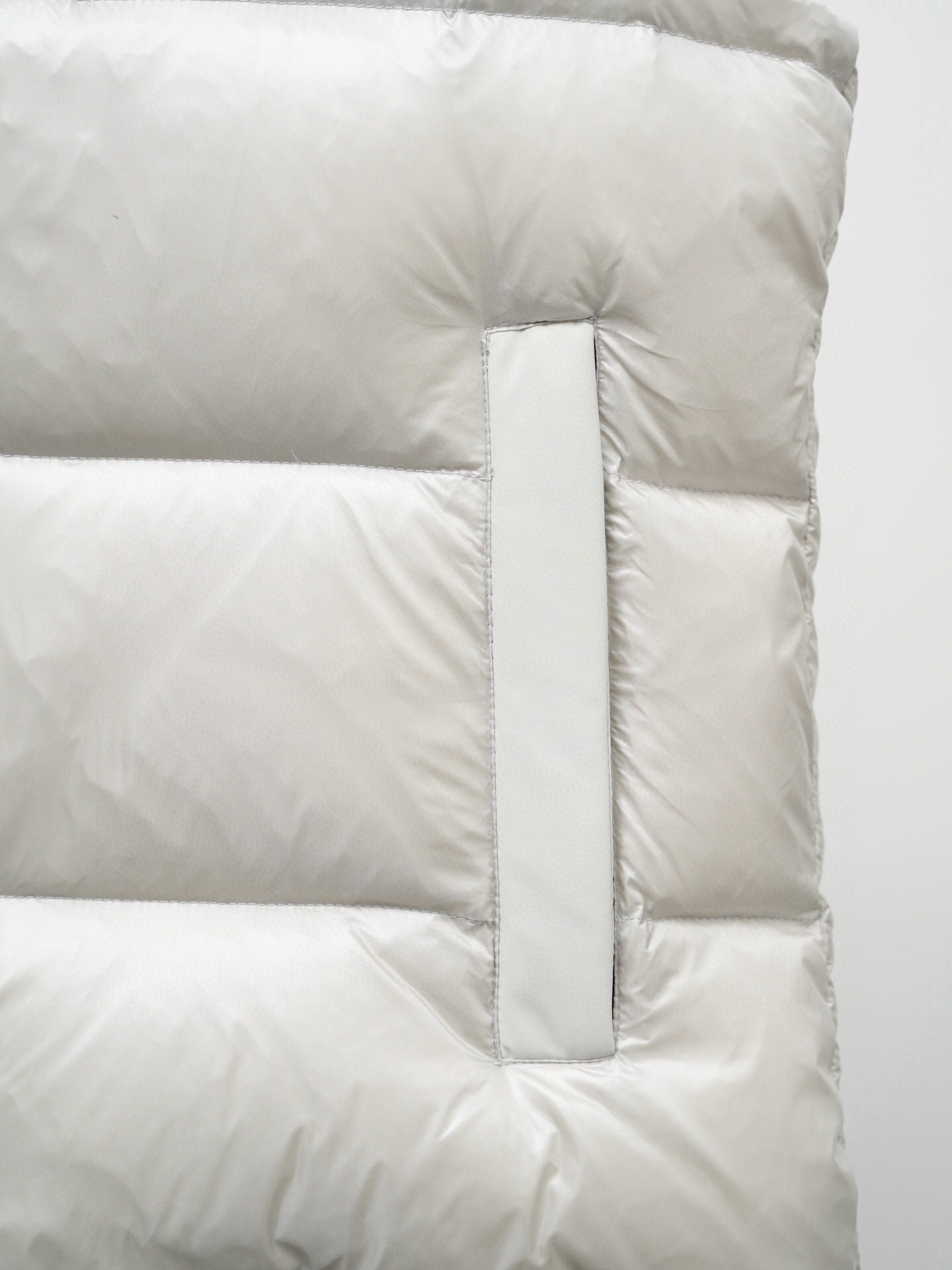 Moose Knuckles J26 Vest-WD Unisex Winter Vest Size S-XXL