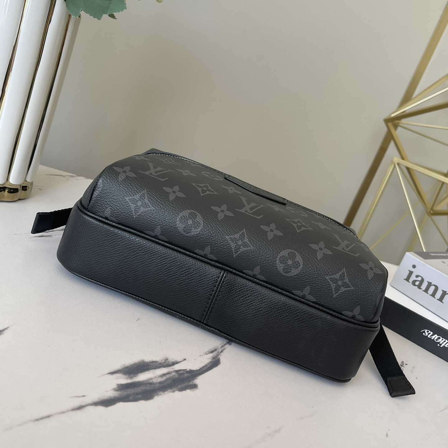 Louis Vuitton M30233 Outdoor Messenger Men Bags Size 29.5*20*10.5cm