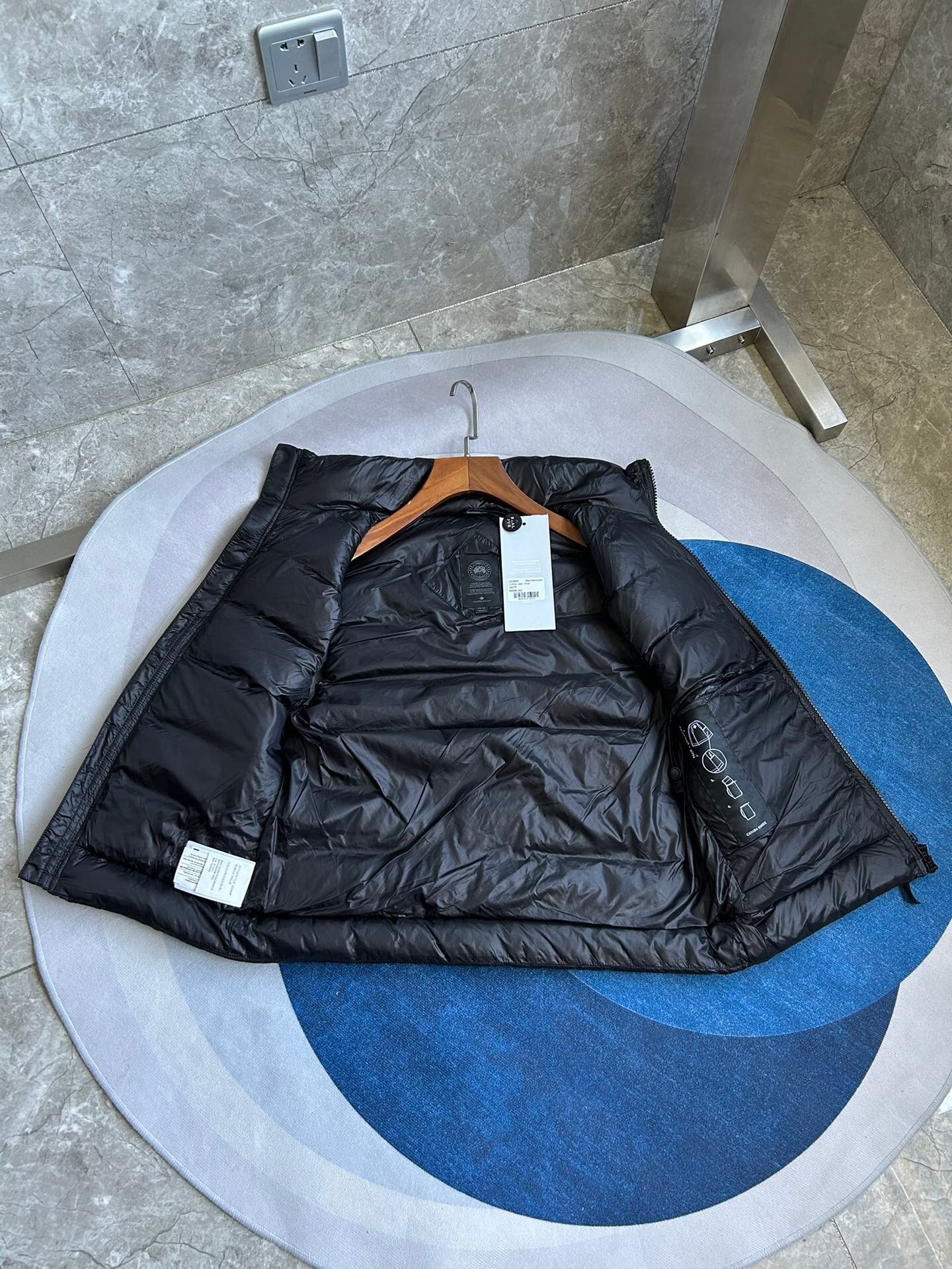 Canada Goose E2229 Crofton Vest-WD Men Winter Vest Size S-XXL