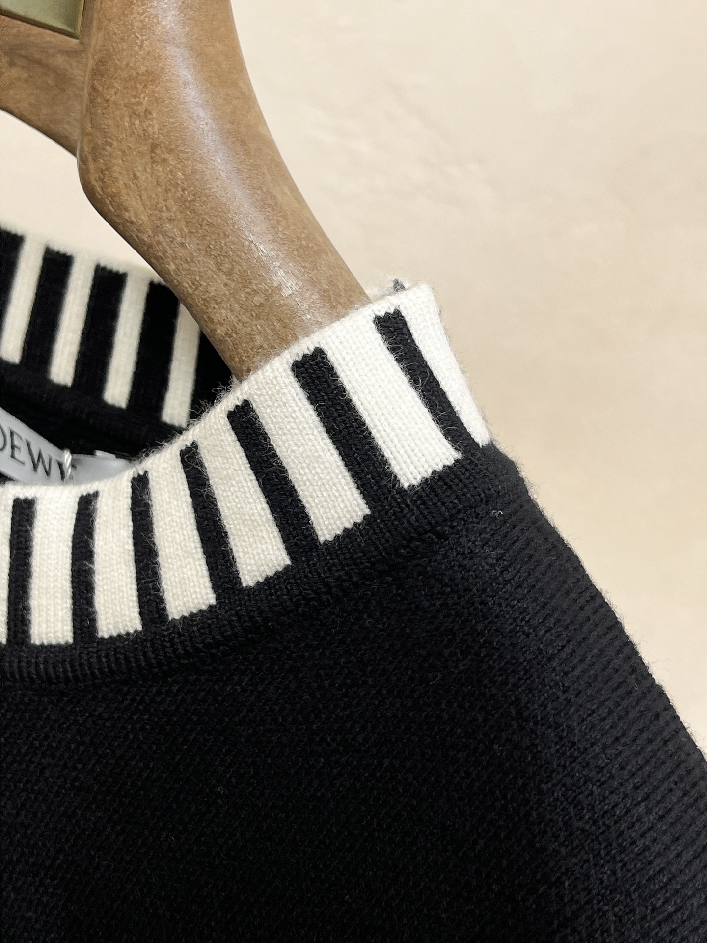 Loewe Unisex Sweatshirt Size M-XXXL