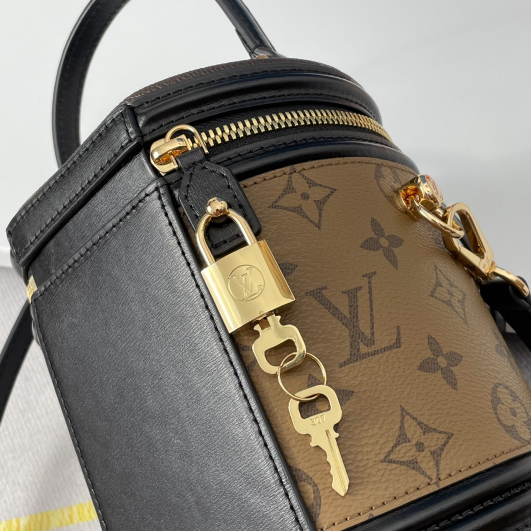 Louis Vuitton M43986 Cannes Women Bags Size 15*15*17cm