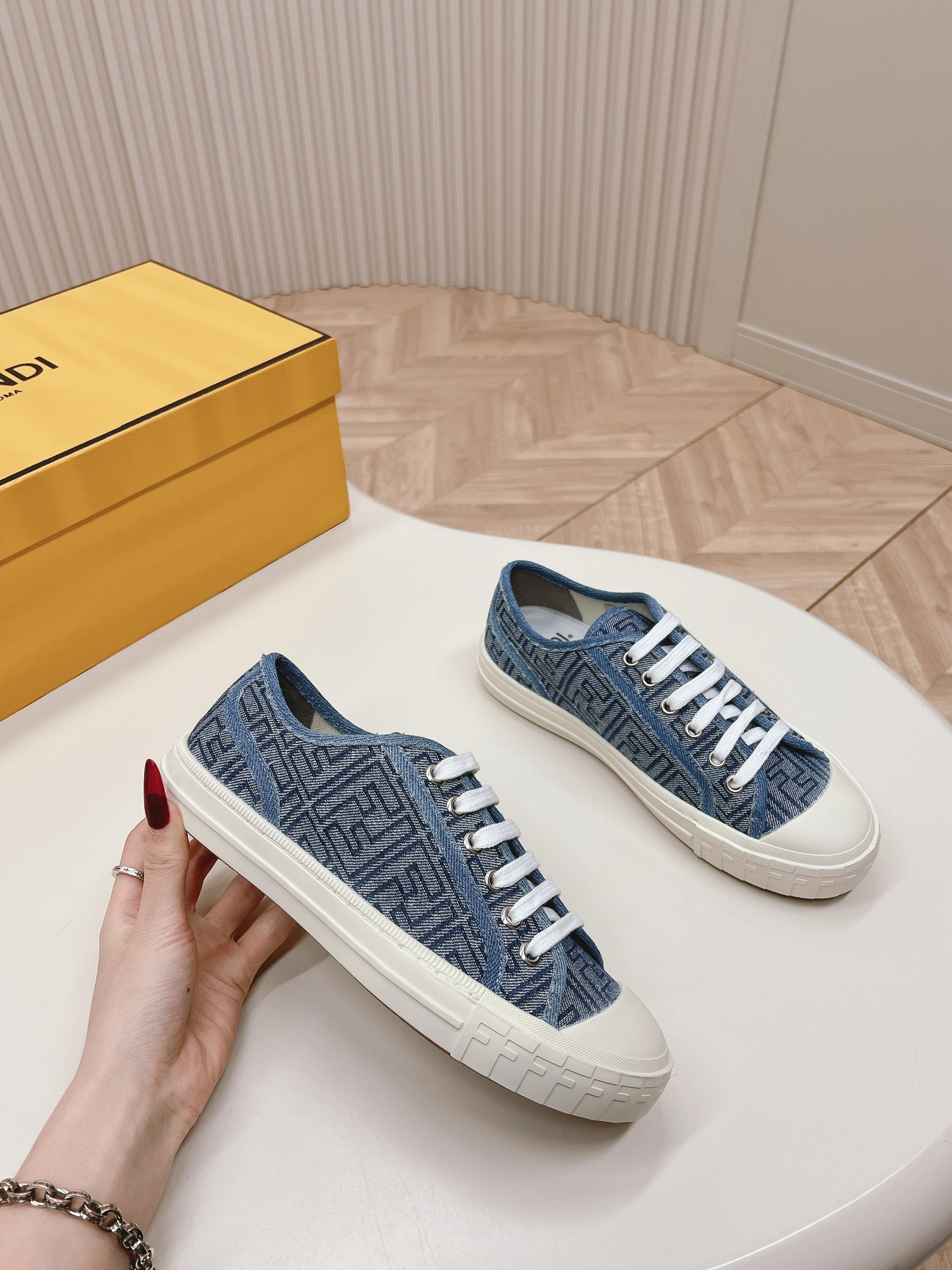 Fendi 2024ss New arrival Sneaker Size 36-40