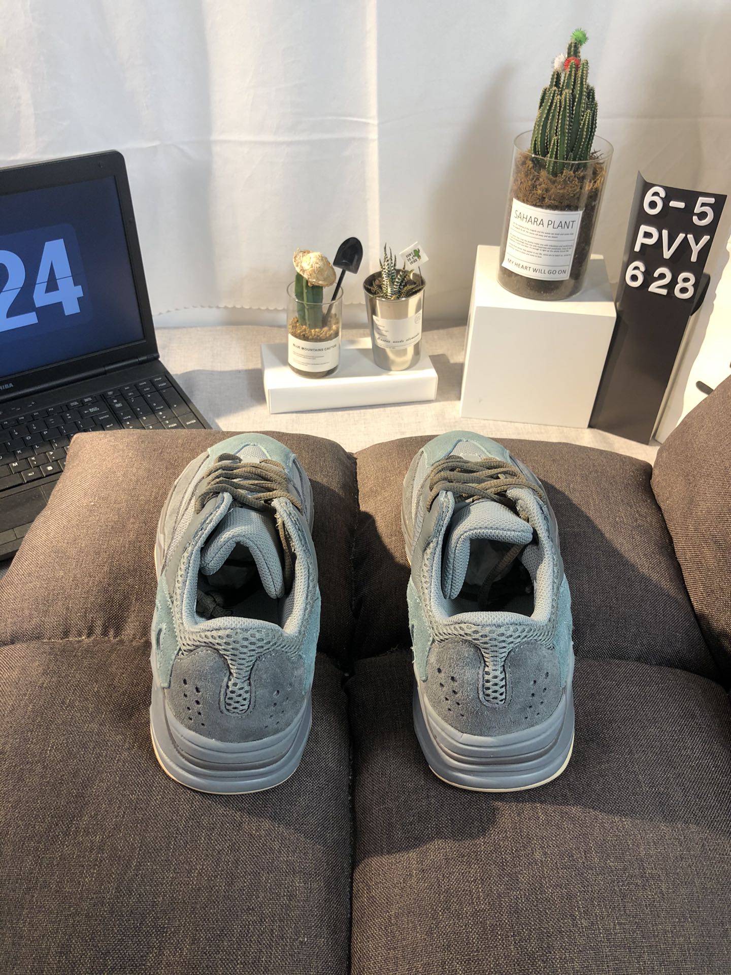 Yeezy 700 Boost Mens/Women's Sneakers Shoes 36 - 45