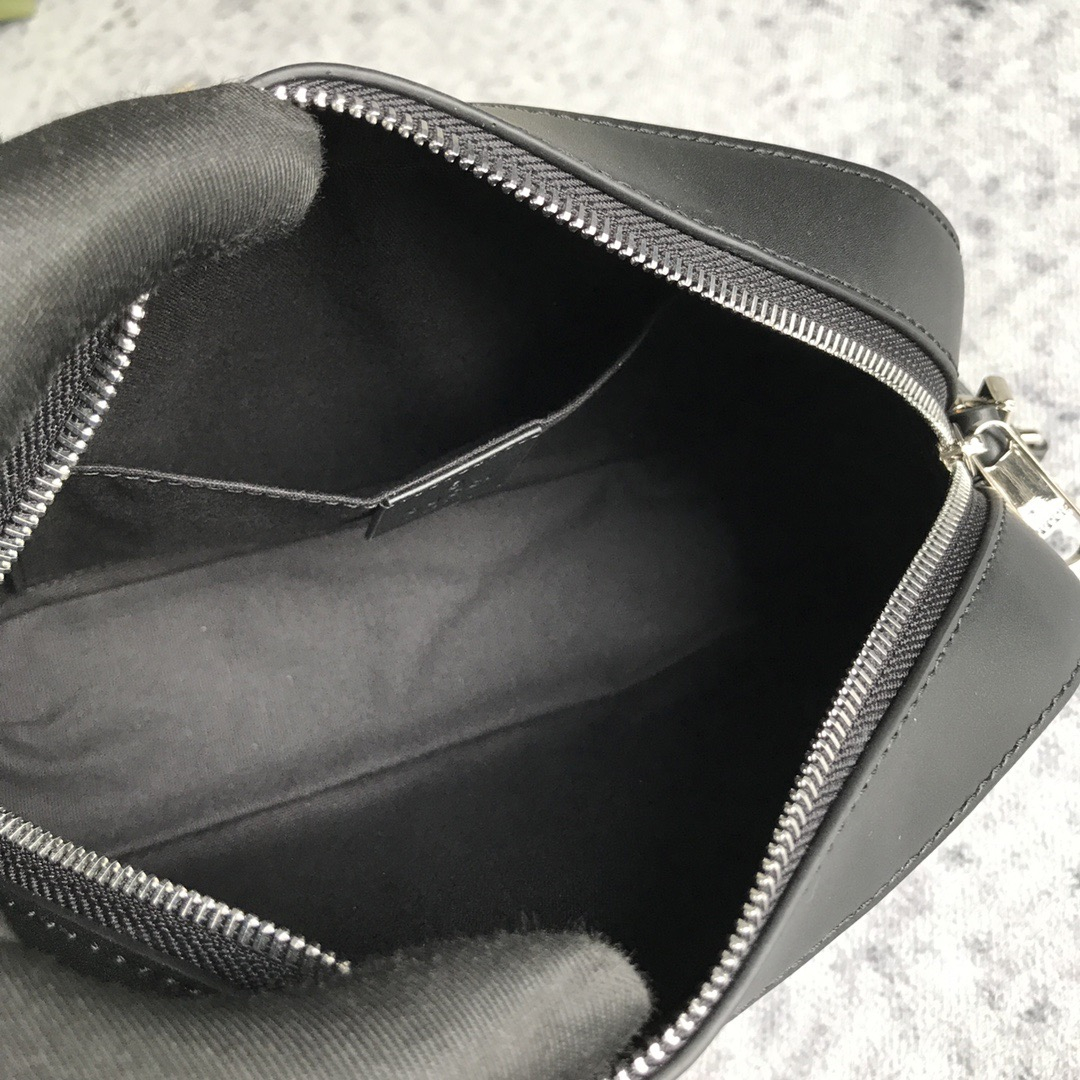 Gucci GG Supreme Black Men Shoulder Bags Size 24*15*7.5cm