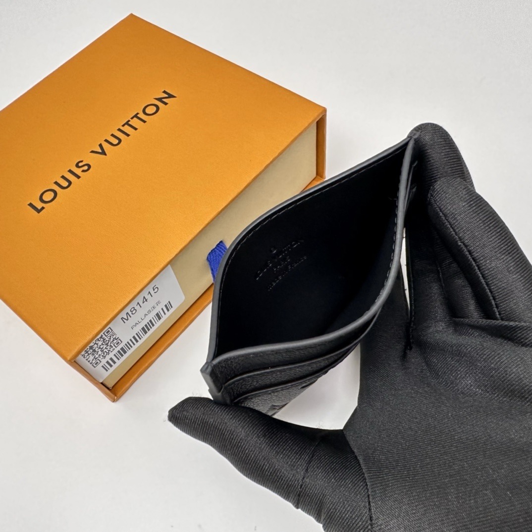 Louis Vuitton M81415 Card Holder Size 11*7*1.5cm