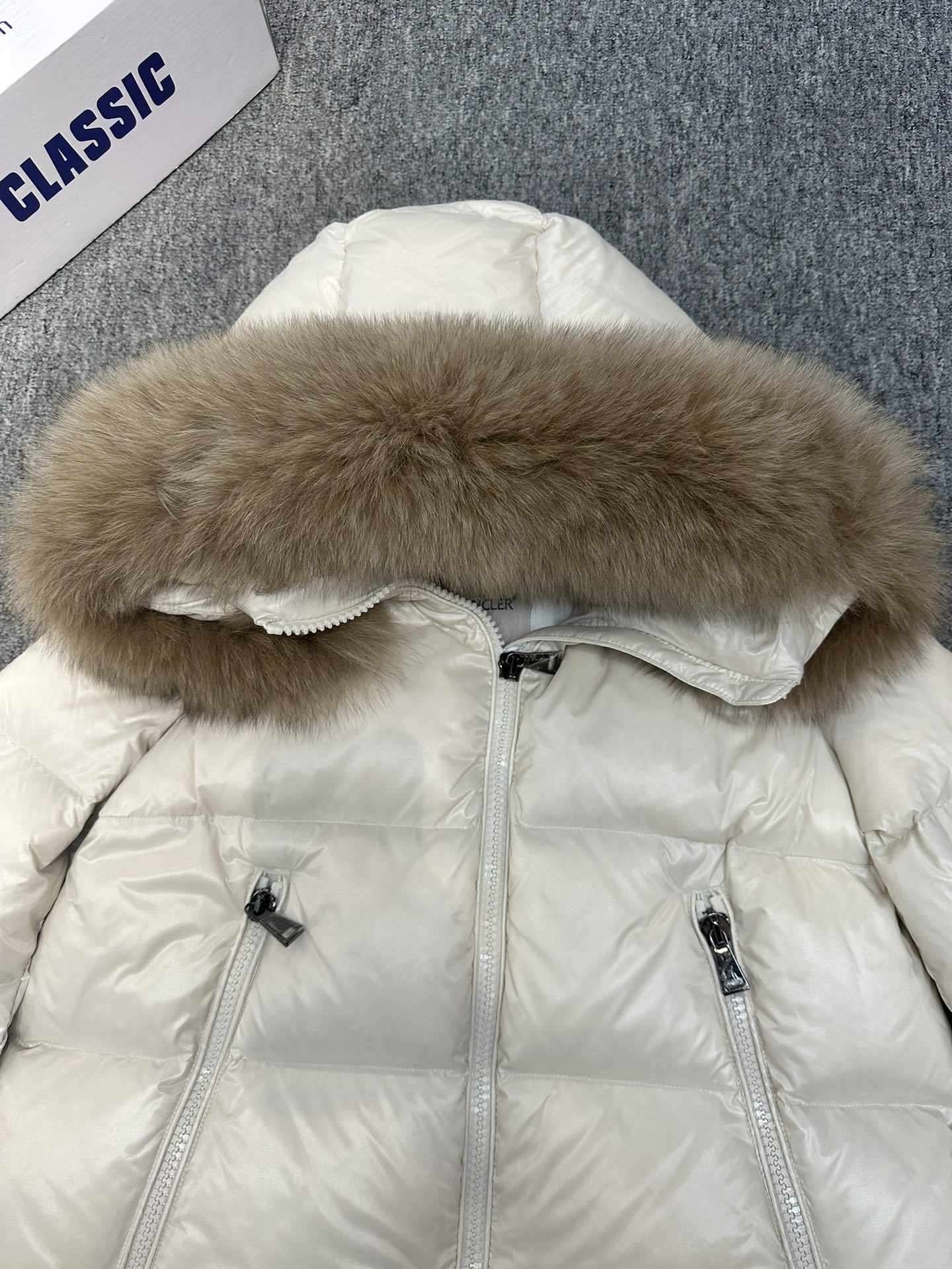 Moncler Avoce Women Down Jacket Size S-XL