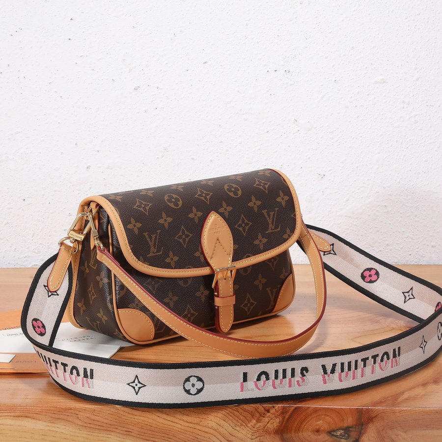 Louis Vuitton M45985 Diane Women Bags Size 24*15*9cm