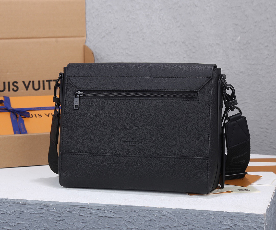 Louis Vuitton M57080 Aerogram Shoulder Bags Size 28*24*10cm