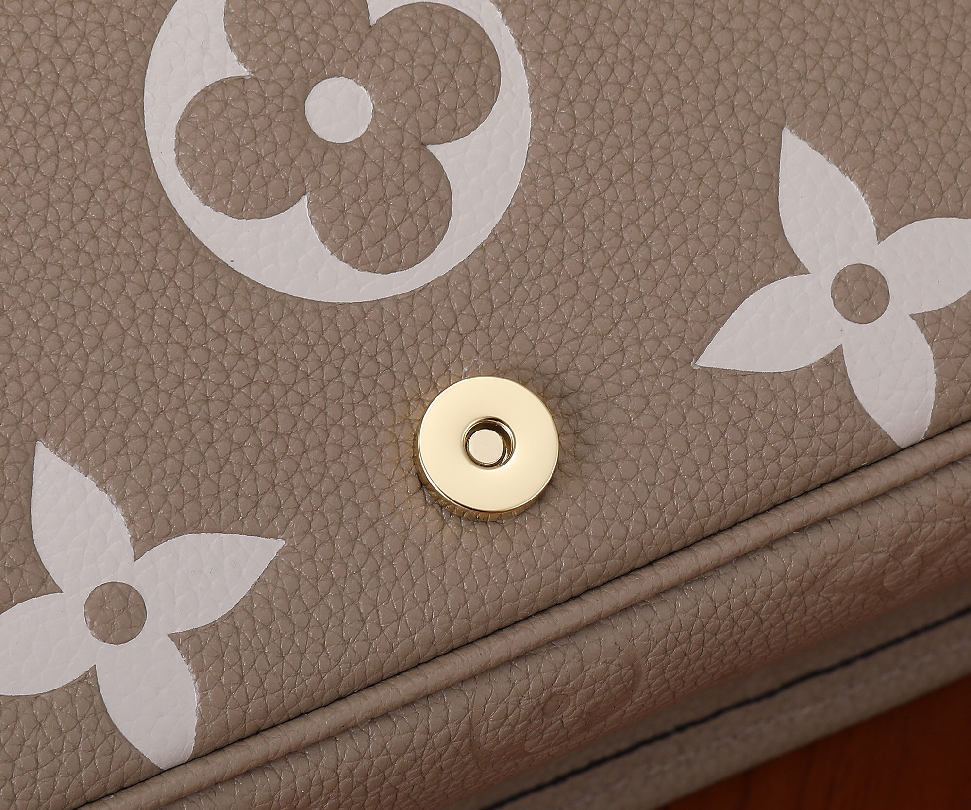 Louis Vuitton M46583 Diane Women Bags Size 23*16*8.5cm