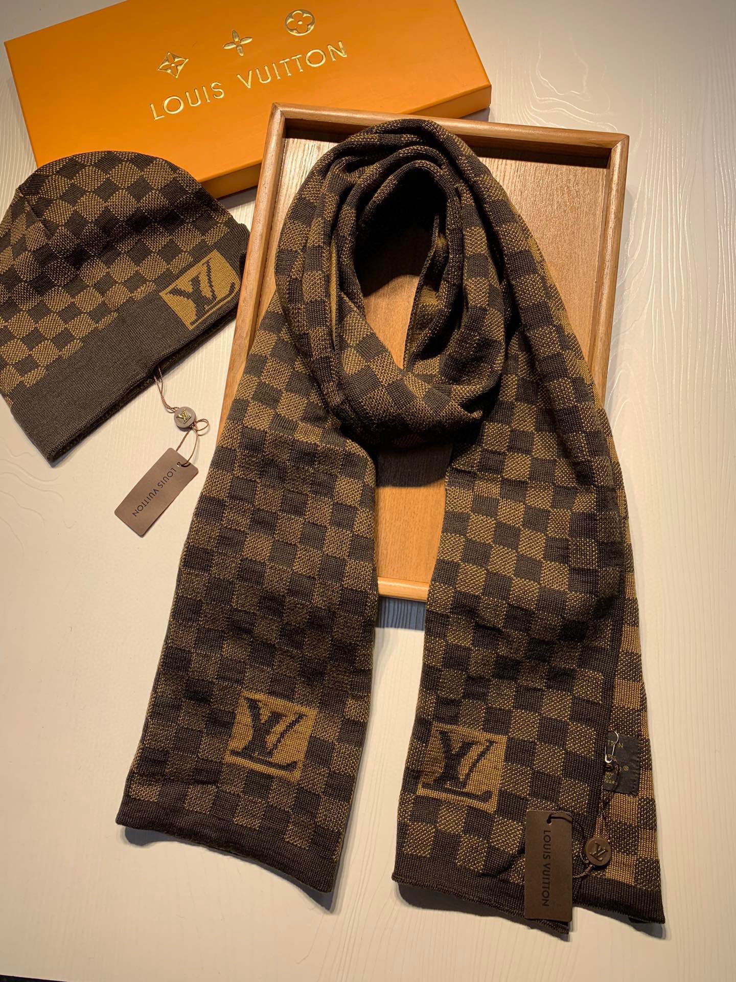 Louis Vuitton Knitted Hat+Scarf