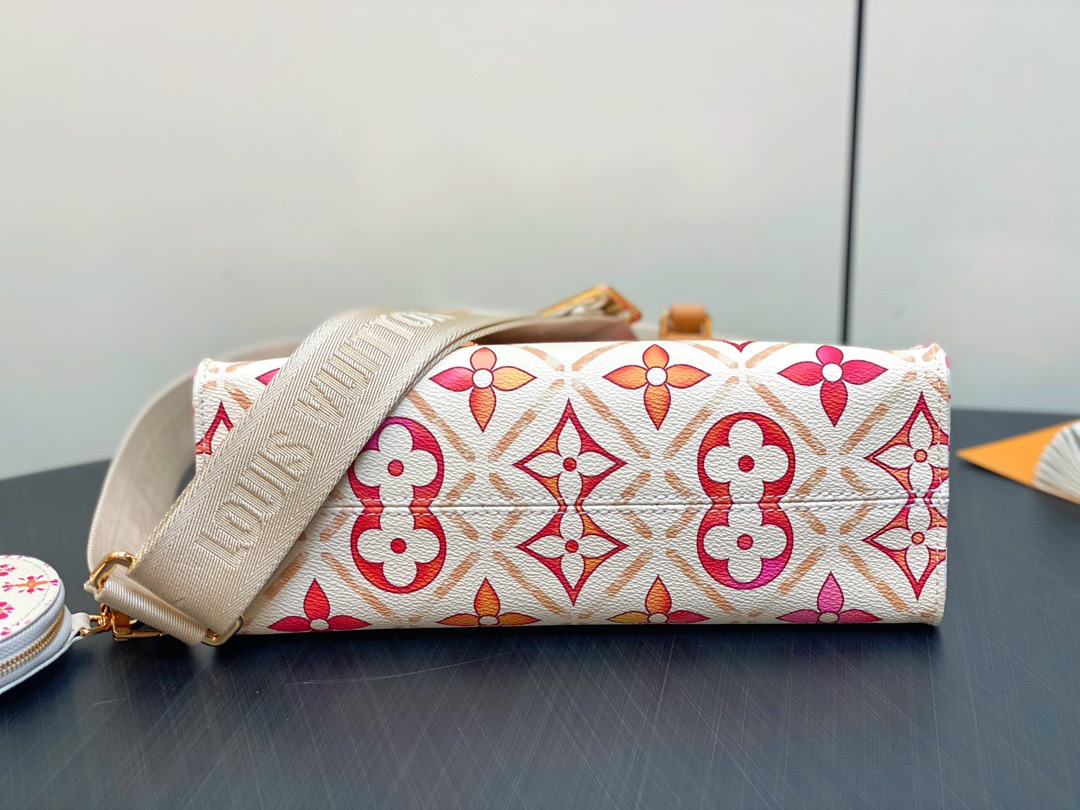 Louis Vuitton M25318 OnTheGo East West Shoulder Bag Size 25*13*10cm