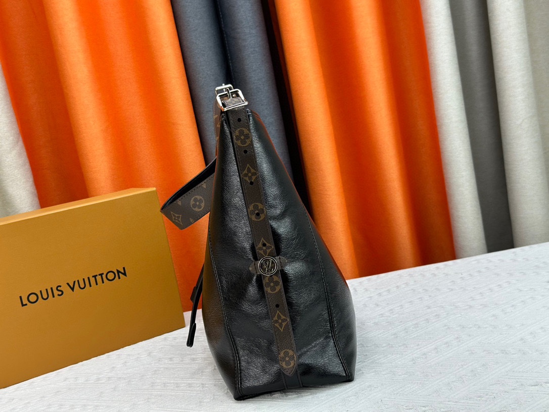 Louis Vuitton M25143 CarryAll Dark Shoulder Bags Size 39*30*15cm