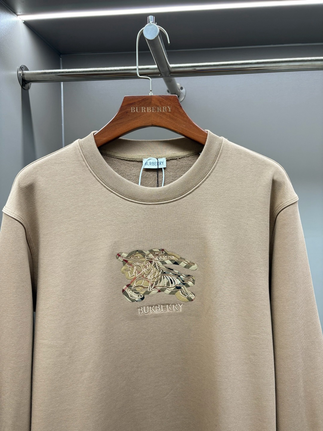 Burberry Unisex Sweatshirt Size S-XXL