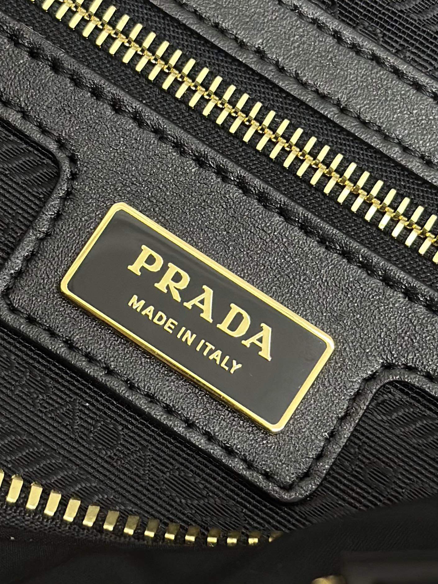 Prada 1BB115 Re-Edition 1978 Medium Re-Nylon Handbag Size 30*17.5*9cm