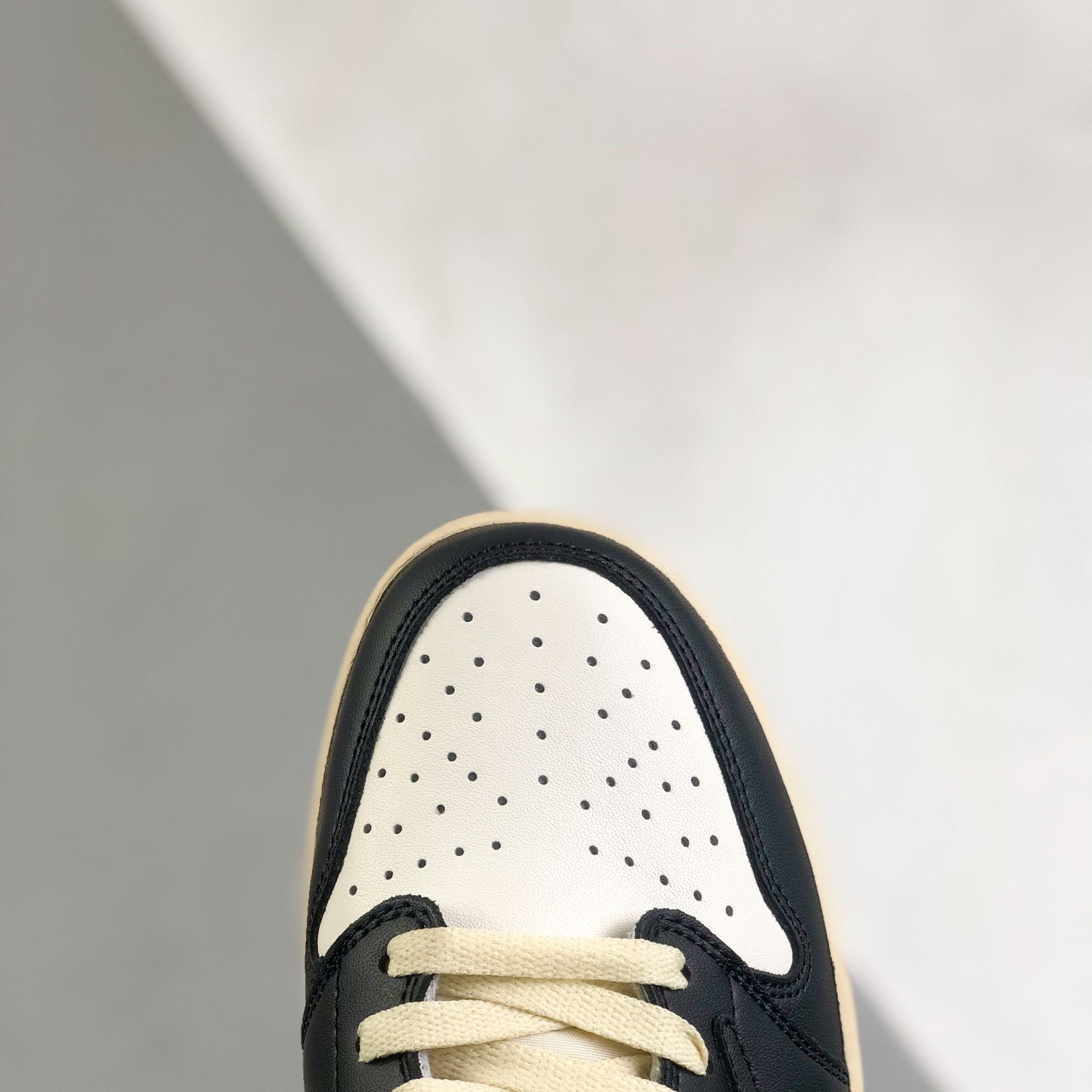 Nike Air Jordan 1 x Travis Scott Low Top Sneaker Shoes Gr. 36-46