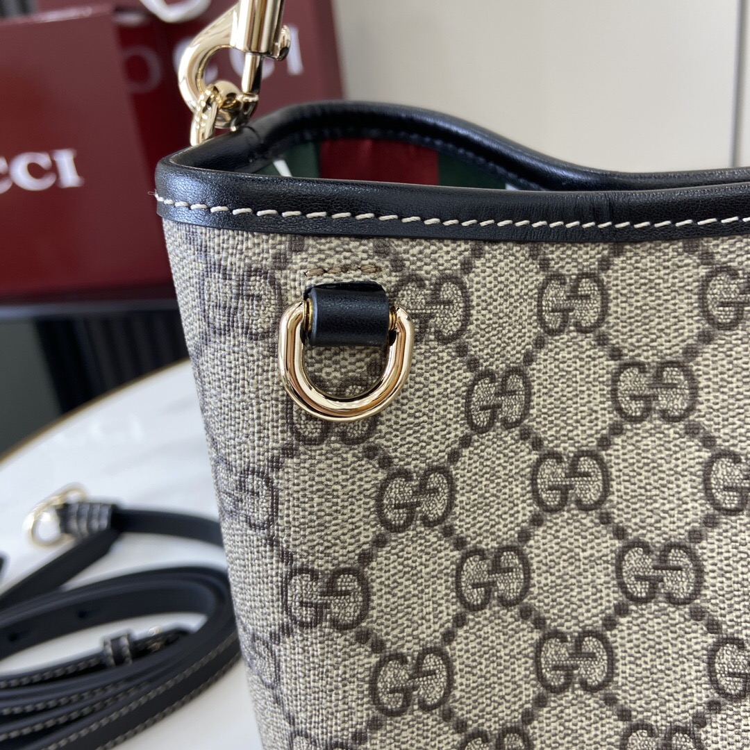 Gucci GG Emblem Women Shoulder Bags Size 20*18*11cm