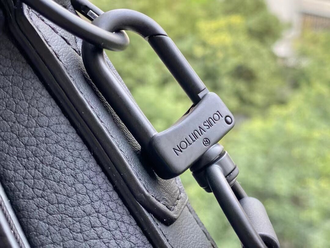 Louis Vuitton M57080 Aerogram Shoulder Bags Size 22*16.5*7cm