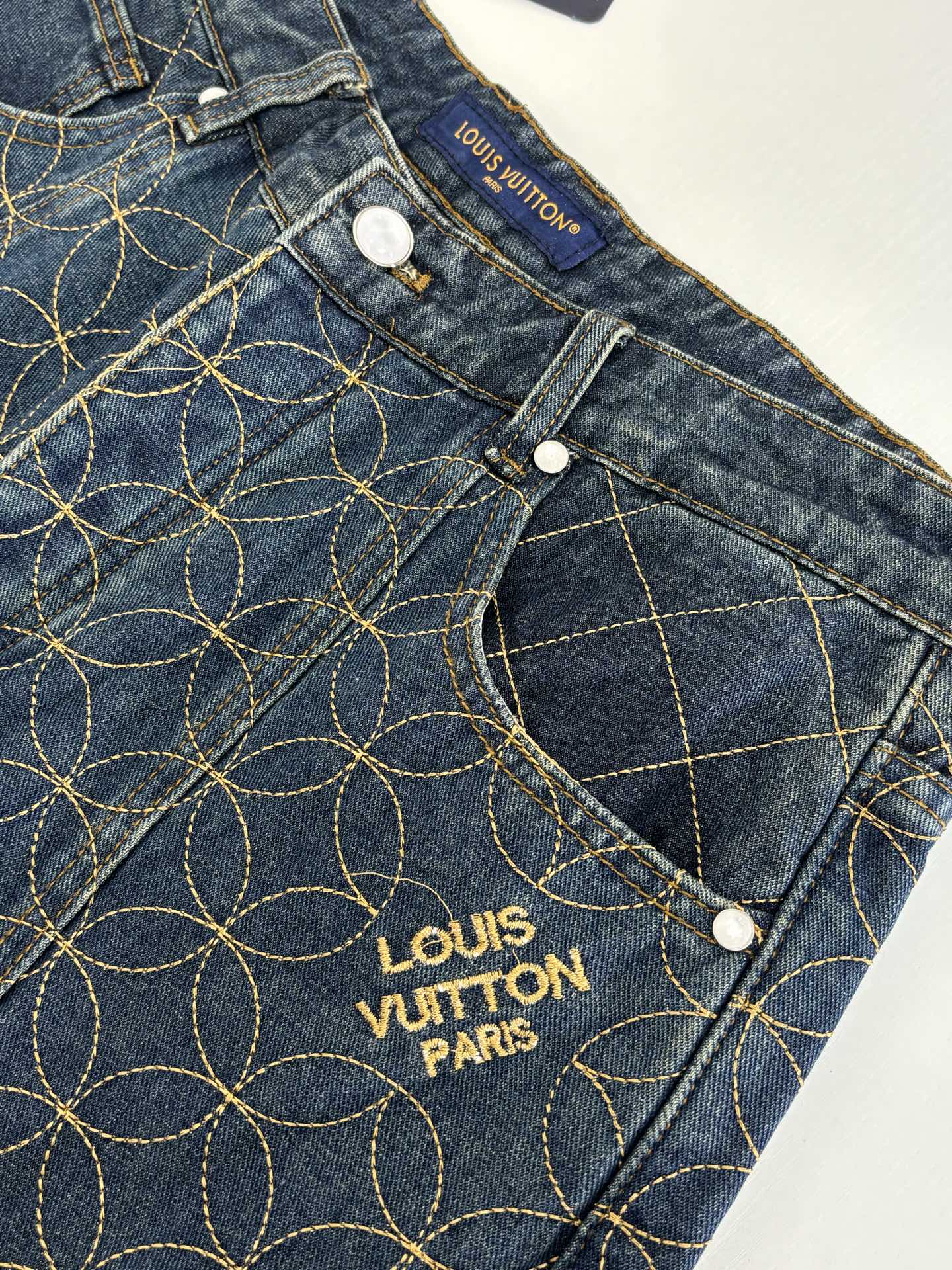 Louis Vuitton Unisex Jeans Size S-XL