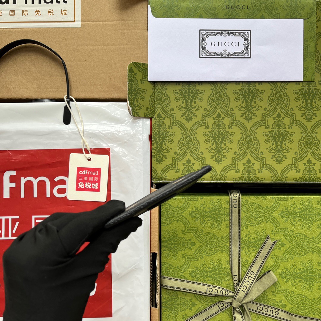 Gucci GG Card case with Interlocking Size 10*7cm Style: 673002