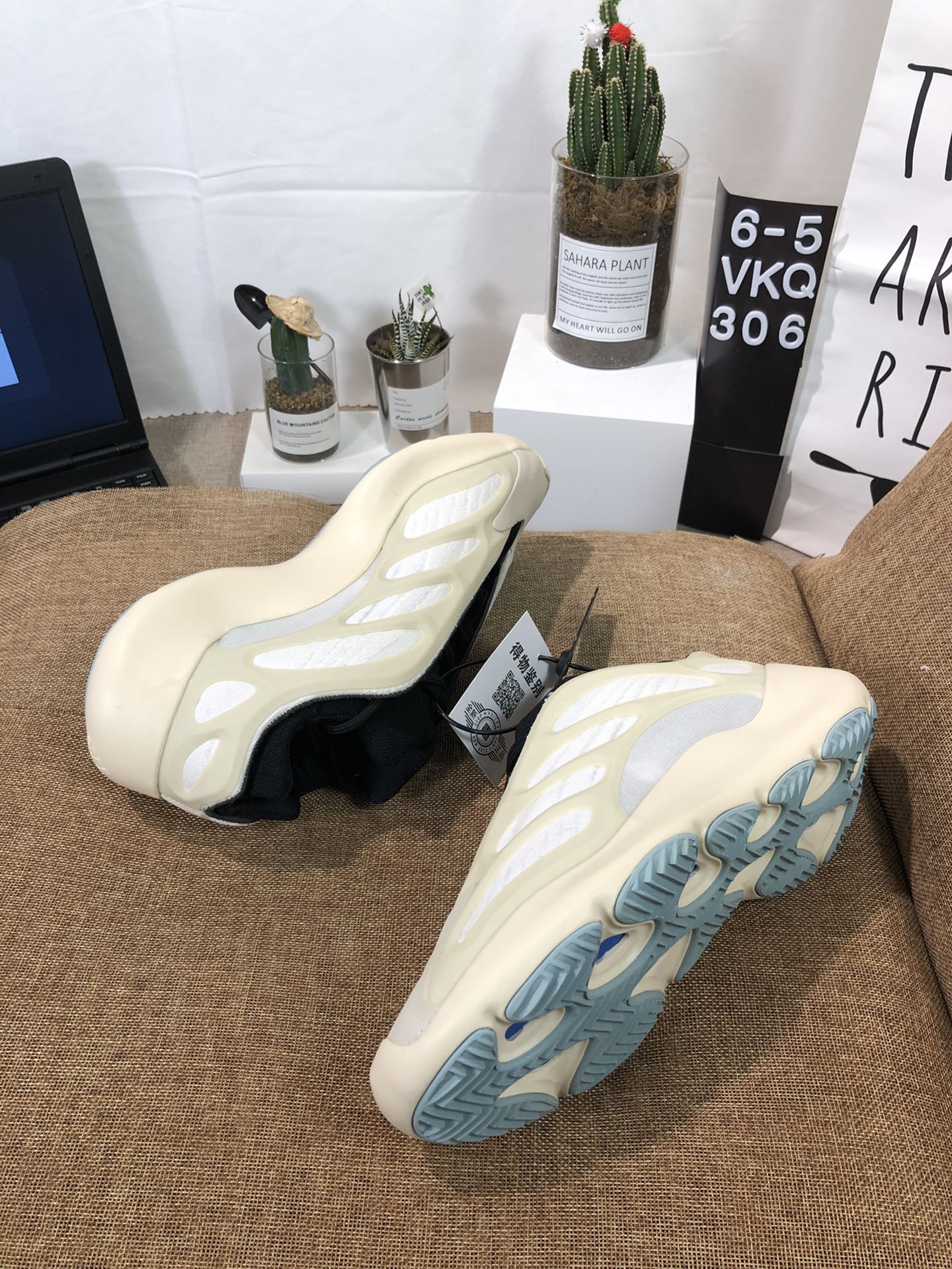 Yeezy 700 V3  Azael  Mens/Women's Sneakers Shoes 36 - 45