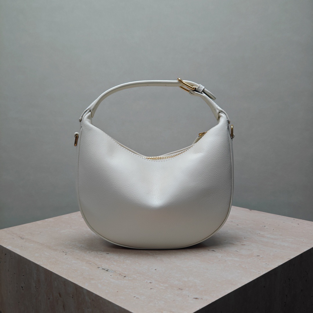 Celine 25ss Lulu Shoulder Bags Size 24*21*5cm