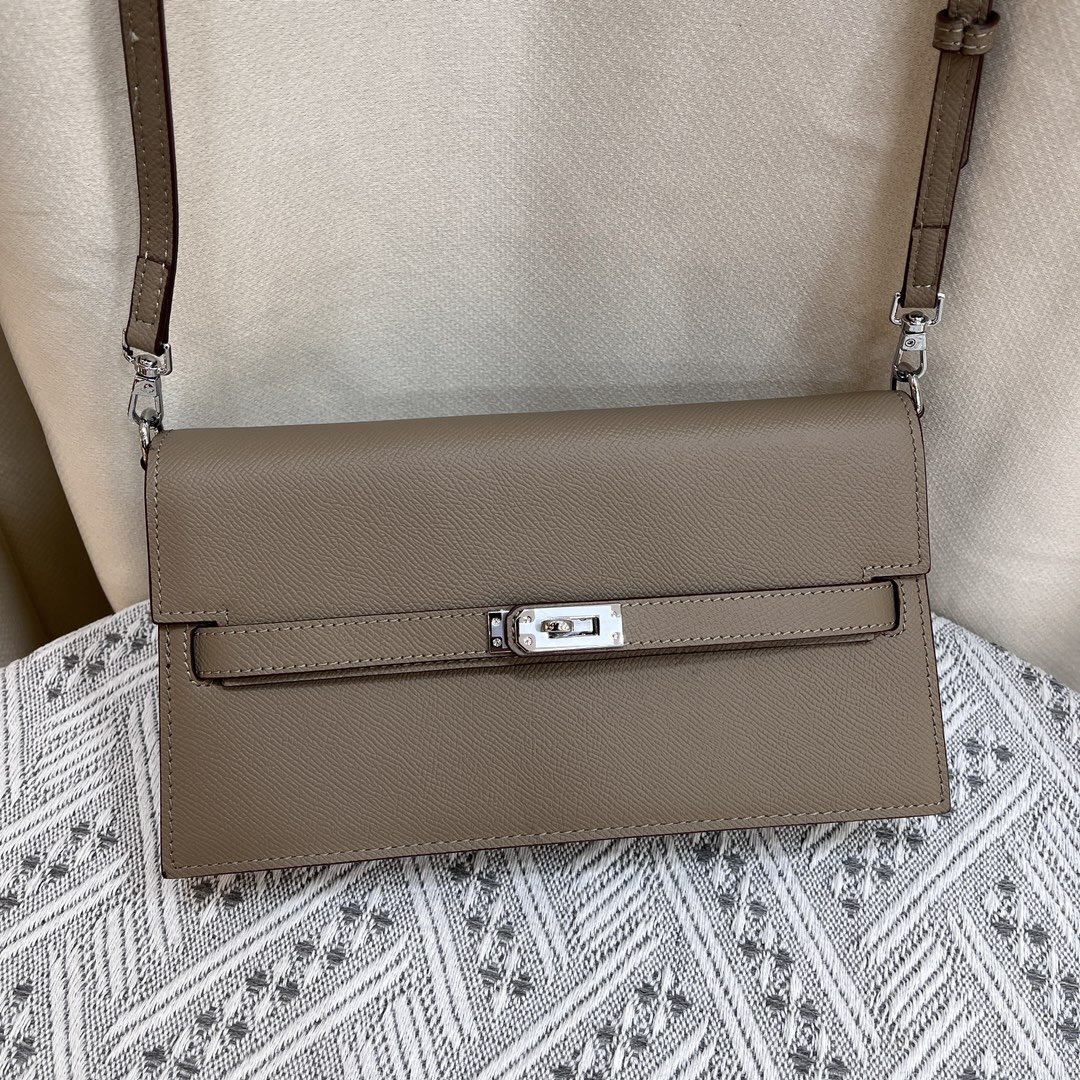 Hermes Elan Shoulder Bags Size 24cm