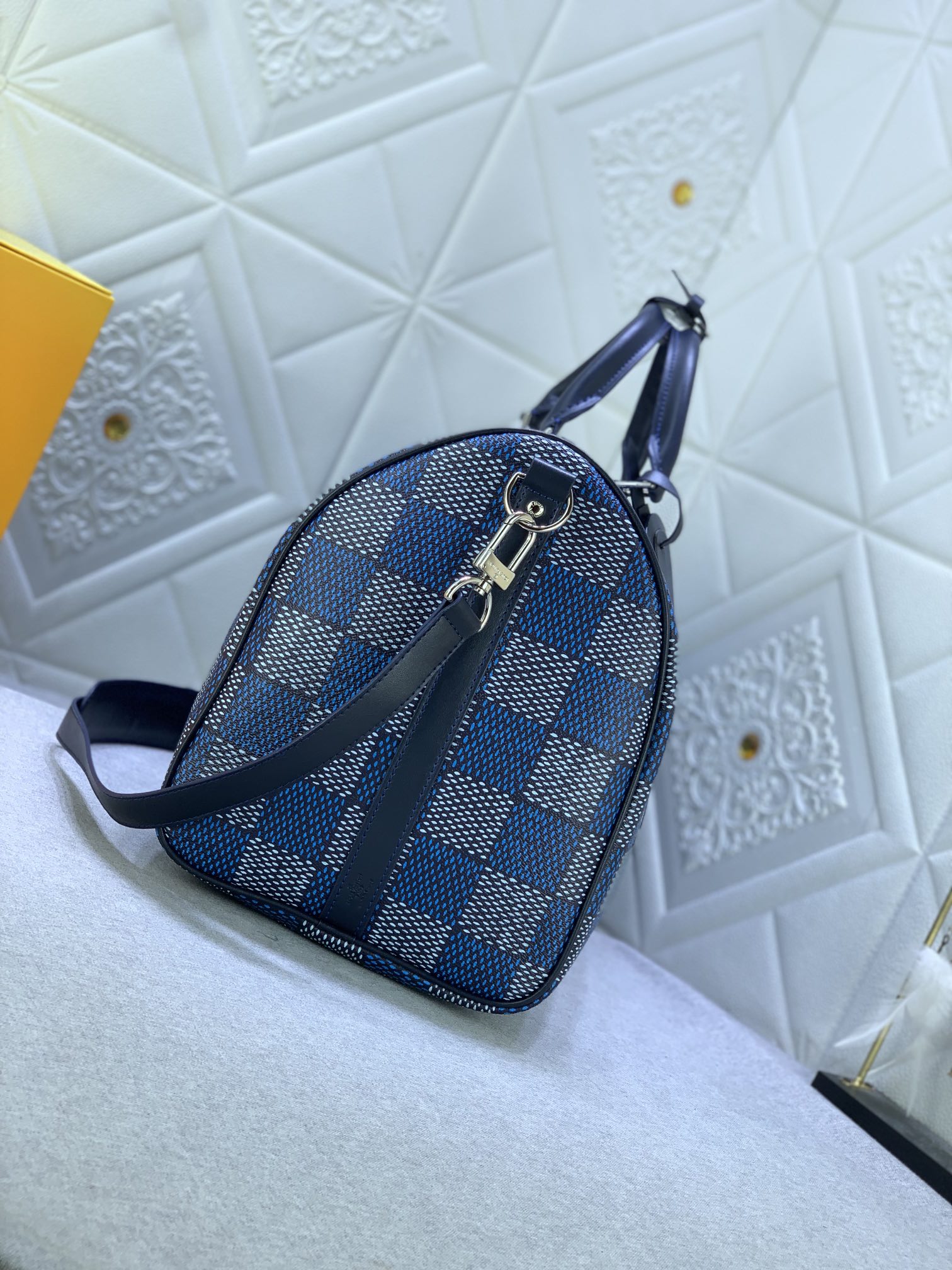 Louis Vuitton M46081 Keepall Bandoulière 50 Travel Bags Size 50*29*23cm