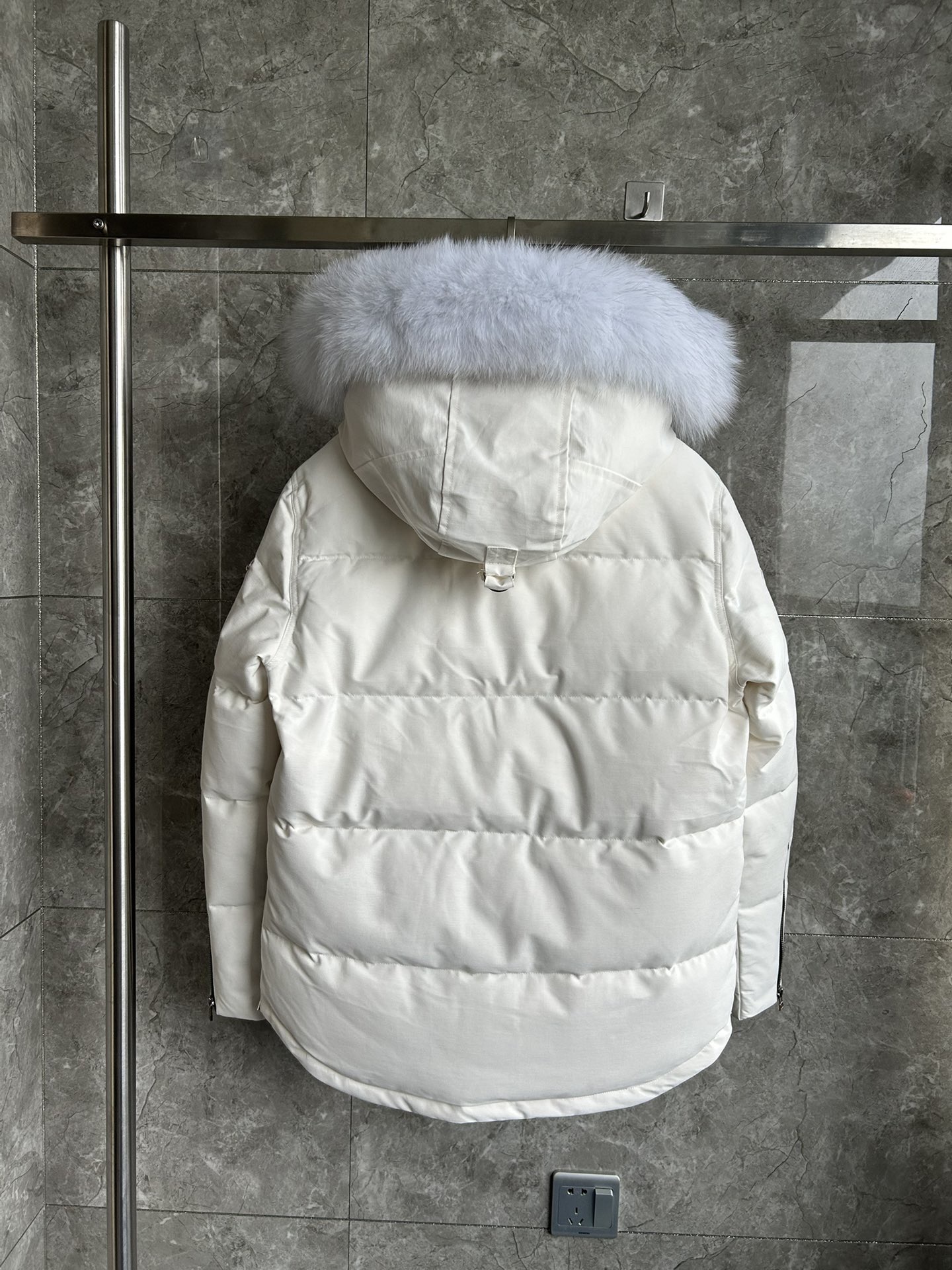 Moose Knuckles 06 Men Winter Jacket Size S-XXL White