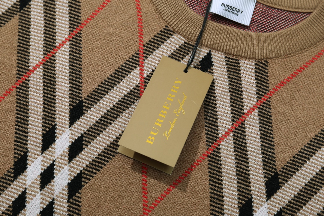 Burberry Unisex Sweatshirt Size S-XL