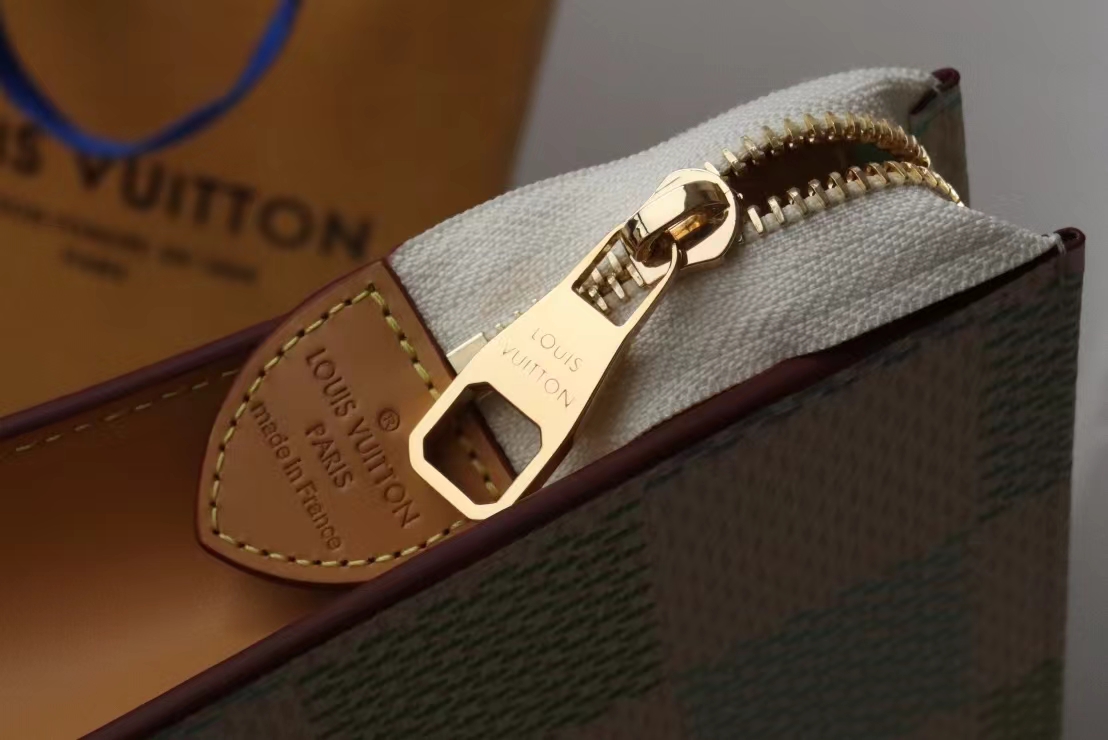 Louis Vuitton Monogram Titanium Clutch Bags Size 26*20*5cm