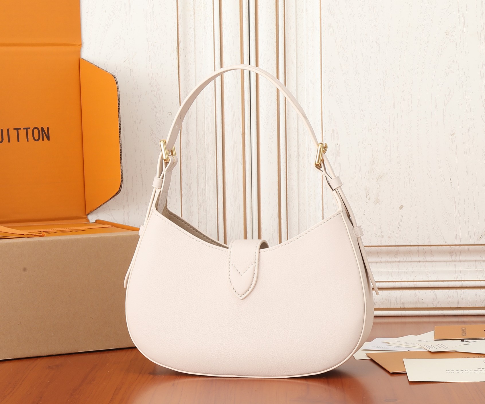 Louis Vuitton M24990 Low Key Shoulder Bag Size 26*18*7cm